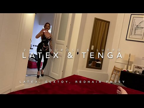 ❤️ Dada wa kambo mwenye kichwa chekundu akiwa amevalia vazi la latex alilobanwa na kaka wa kambo Pono ya Kirusi ❤