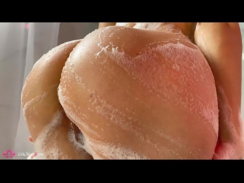 ❤️ Brunette Anapiga Pussy kwa Pussy kwa Vibrator hadi Orgasm kali katika Shower Pono ya Kirusi ❤